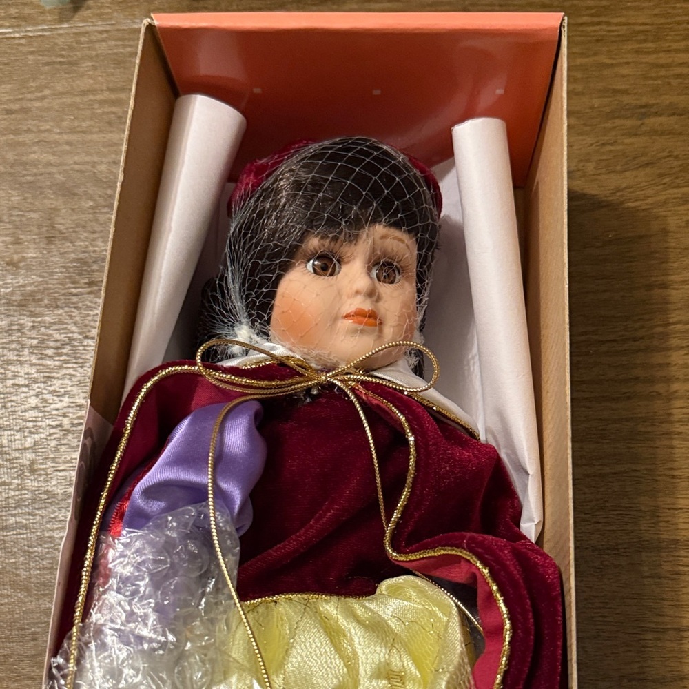 Bradley’s Collectible Dolls: Snow White